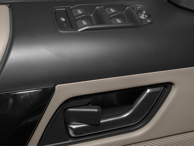 2013 Land Rover LR2 Base
