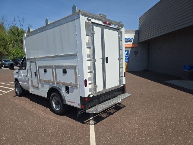 2026 Ford E-Series Cutaway E-350 SRW 138 WB