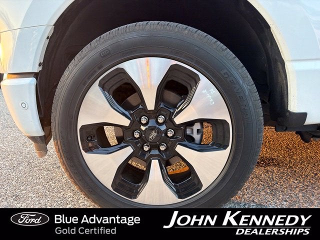 2022 Ford F-150 Lightning Platinum