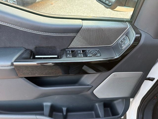 2022 Ford F-150 Lightning Platinum