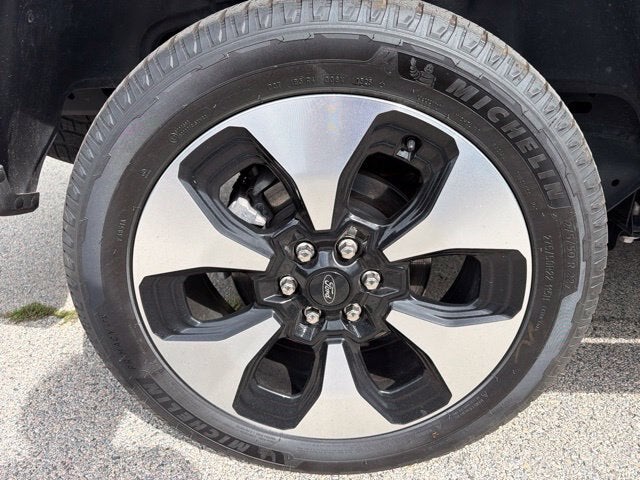 2025 Ford F-150 Lightning Platinum