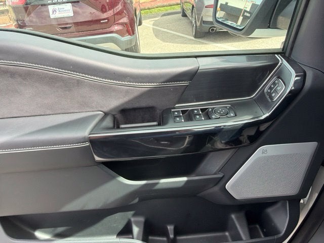 2025 Ford F-150 Lightning Platinum