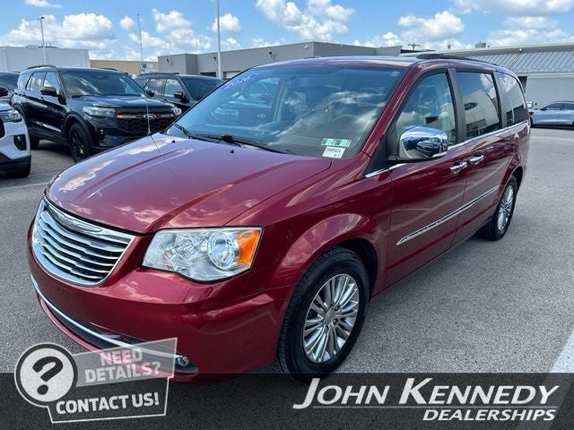 2016 Chrysler Town & Country Touring-L