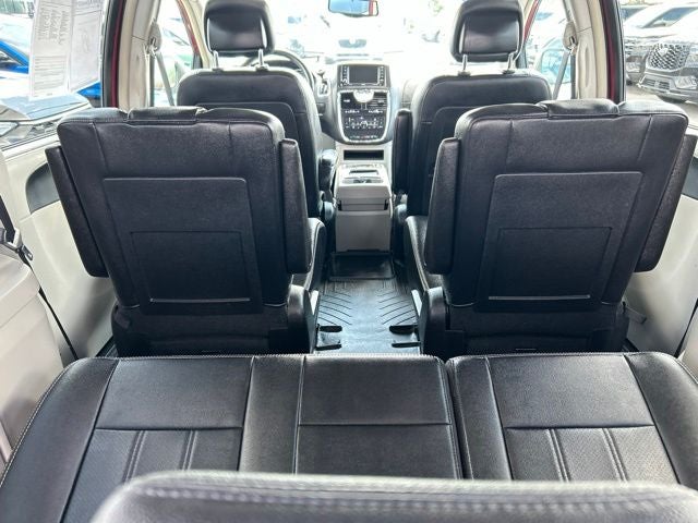 2016 Chrysler Town & Country Touring-L