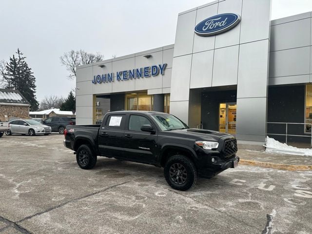 2022 Toyota Tacoma 4WD SR