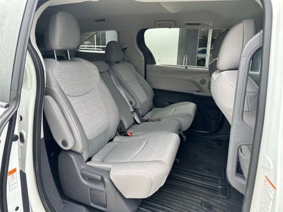 2021 Toyota Sienna LE