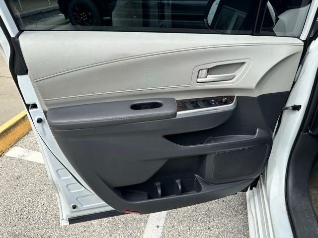 2021 Toyota Sienna LE