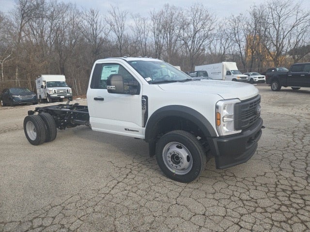 2026 Ford Super Duty F-550 DRW XL 4WD Reg Cab 169 WB 84 CA