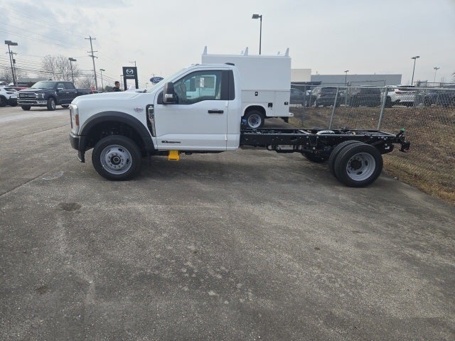 2026 Ford Super Duty F-550 DRW XL 4WD Reg Cab 169 WB 84 CA