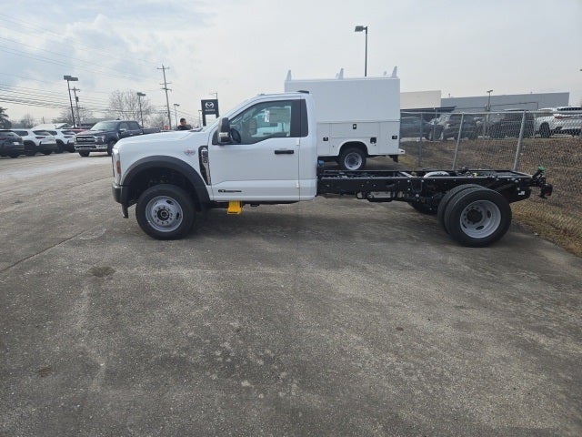 2026 Ford Super Duty F-550 DRW XL 4WD Reg Cab 169 WB 84 CA