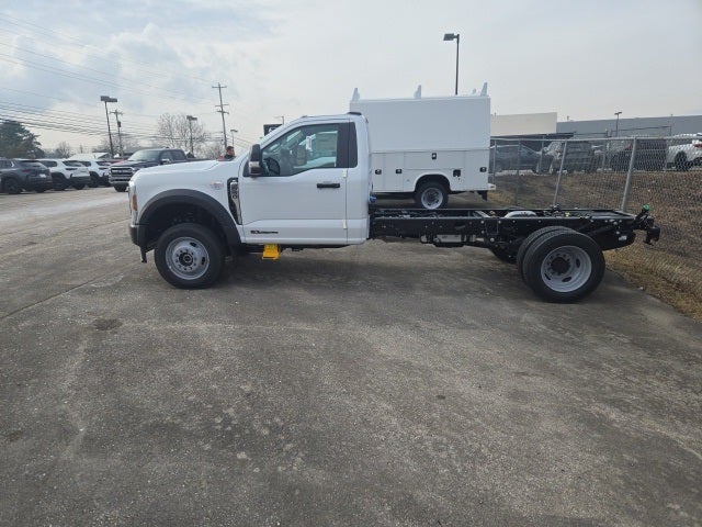 2026 Ford Super Duty F-550 DRW XL 4WD Reg Cab 169 WB 84 CA