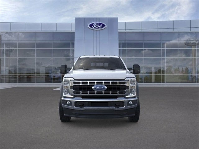 2026 Ford Super Duty F-550 DRW XL 4WD Crew Cab 203 WB 84 CA