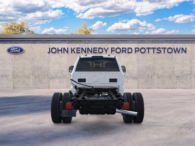 2026 Ford Super Duty F-550 DRW XL 4WD Crew Cab 203 WB 84 CA