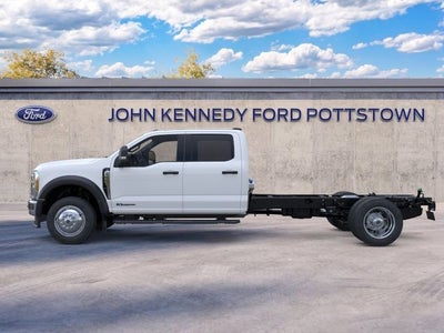 2026 Ford Super Duty F-550 DRW XL 4WD Crew Cab 203 WB 84 CA