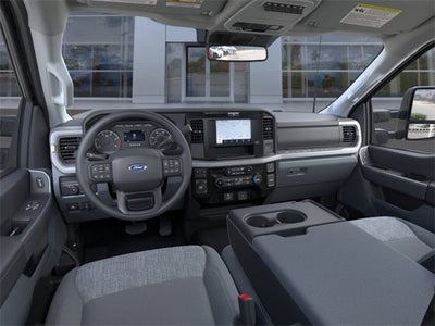 2025 Ford Super Duty F-550 DRW XLT 4WD Reg Cab 145 WB 60 CA