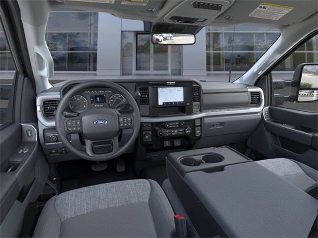 2025 Ford Super Duty F-550 DRW XLT 4WD Reg Cab 145 WB 60 CA