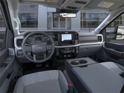 2025 Ford Super Duty F-550 DRW XLT 4WD Reg Cab 145 WB 60 CA