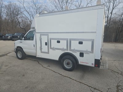2026 Ford E-Series Cutaway E-350 SRW 138 WB