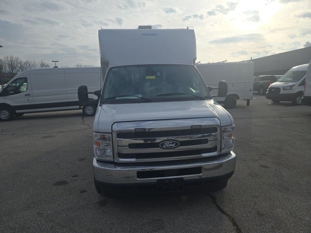 2026 Ford E-Series Cutaway E-350 SRW 138 WB