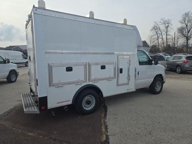 2026 Ford E-Series Cutaway E-350 SRW 138 WB