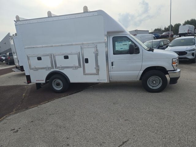 2026 Ford E-Series Cutaway E-350 SRW 138 WB