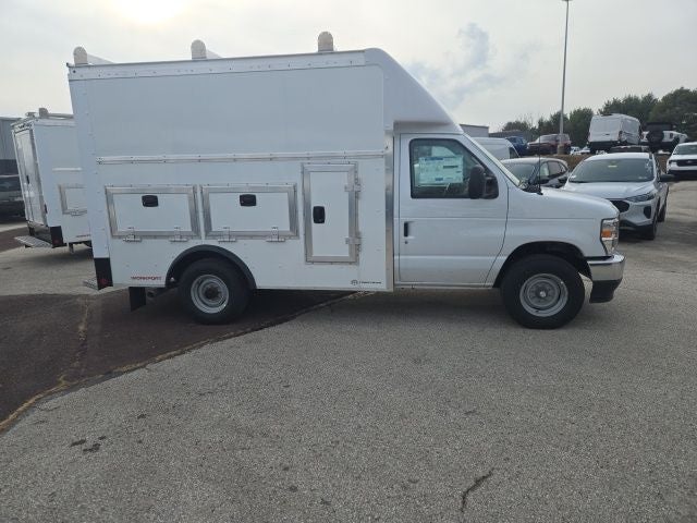 2026 Ford E-Series Cutaway E-350 SRW 138 WB