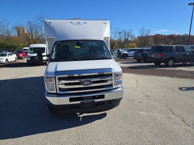 2026 Ford E-Series Cutaway E-350 SRW 158 WB