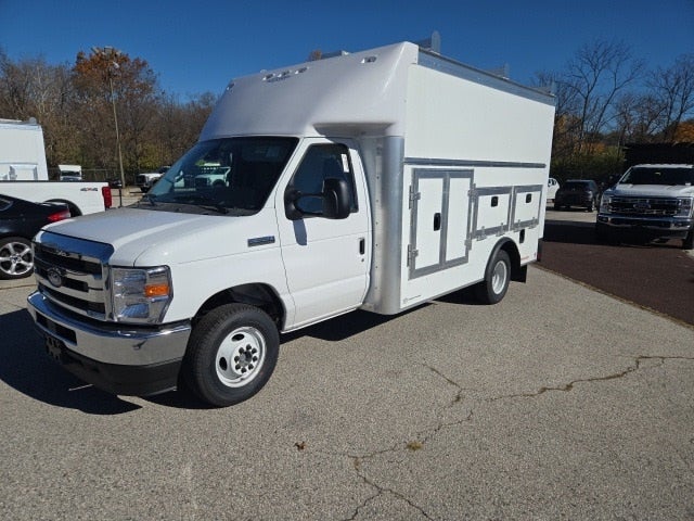 2026 Ford E-Series Cutaway E-350 SRW 158 WB