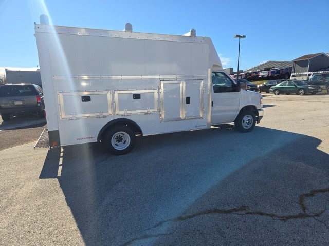 2026 Ford E-Series Cutaway E-350 SRW 158 WB