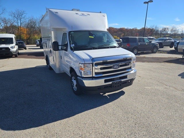 2026 Ford E-Series Cutaway E-350 SRW 158 WB