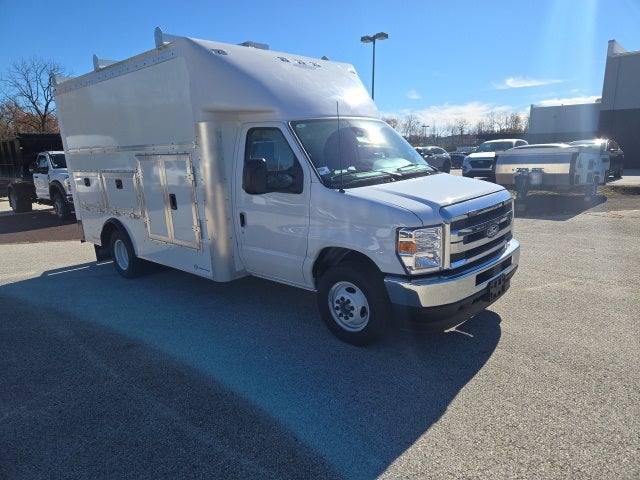 2026 Ford E-Series Cutaway E-350 SRW 158 WB