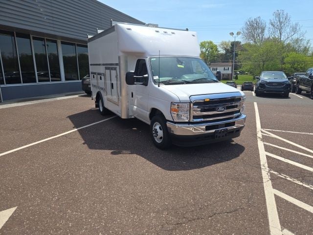 2026 Ford E-Series Cutaway E-350 SRW 158 WB