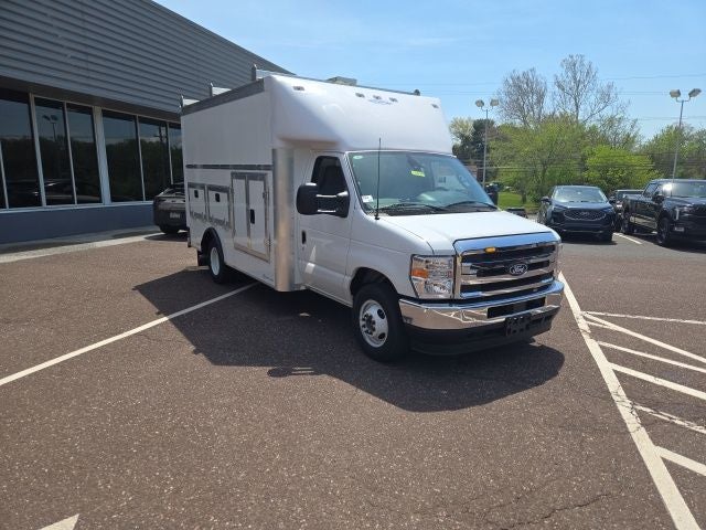 2026 Ford E-Series Cutaway E-350 SRW 158 WB