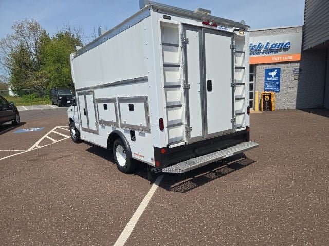 2026 Ford E-Series Cutaway E-350 SRW 158 WB