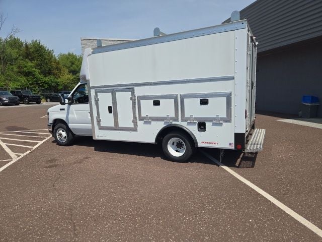 2026 Ford E-Series Cutaway E-350 SRW 158 WB