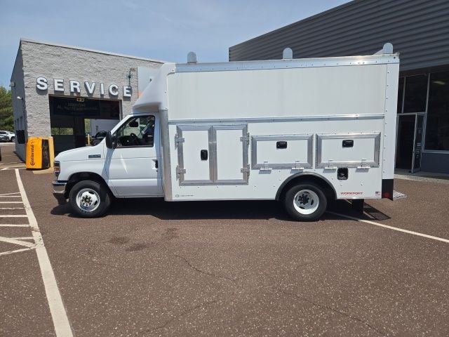 2026 Ford E-Series Cutaway E-350 SRW 158 WB