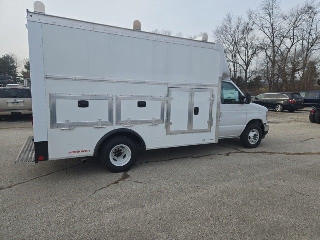 2026 Ford E-Series Cutaway E-350 SRW 158 WB