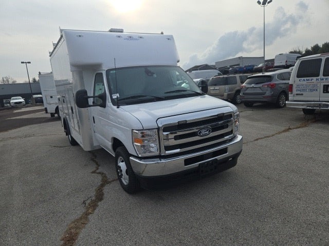 2026 Ford E-Series Cutaway E-350 SRW 158 WB