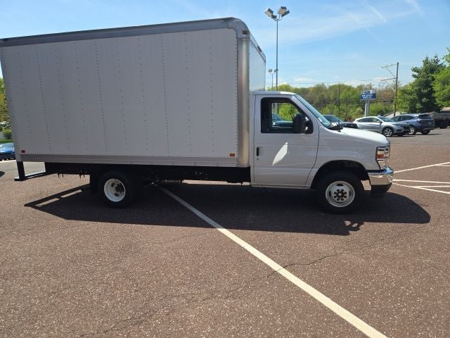2025 Ford E-Series Cutaway E-450 DRW 158 WB