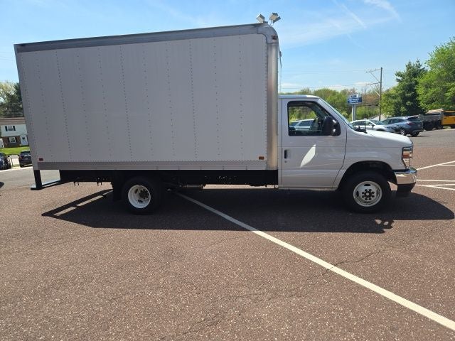 2025 Ford E-Series Cutaway E-450 DRW 158 WB