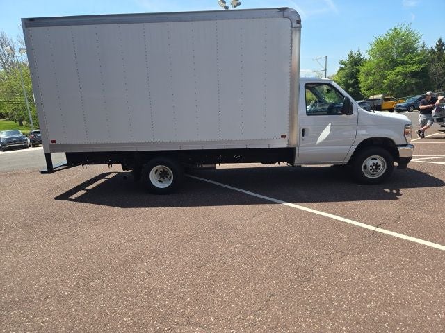 2025 Ford E-Series Cutaway E-450 DRW 158 WB