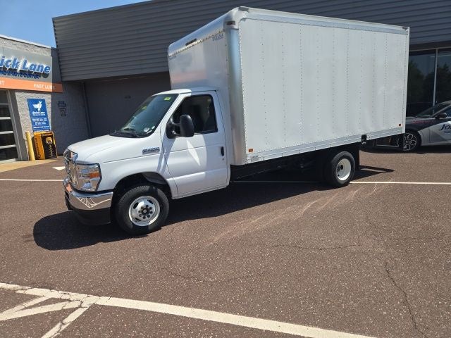 2025 Ford E-Series Cutaway E-450 DRW 158 WB