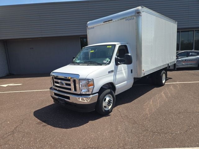 2025 Ford E-Series Cutaway E-450 DRW 158 WB