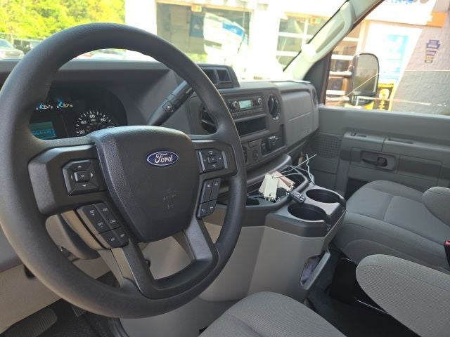 2025 Ford E-Series Cutaway E-450 DRW 158 WB