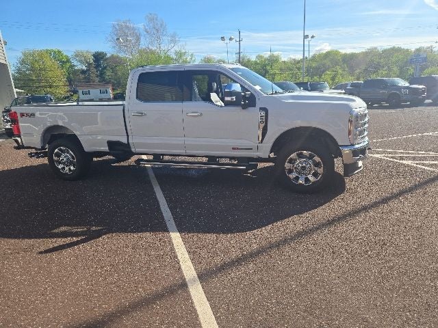 2026 Ford Super Duty F-250 SRW LARIAT 4WD Crew Cab 8' Box