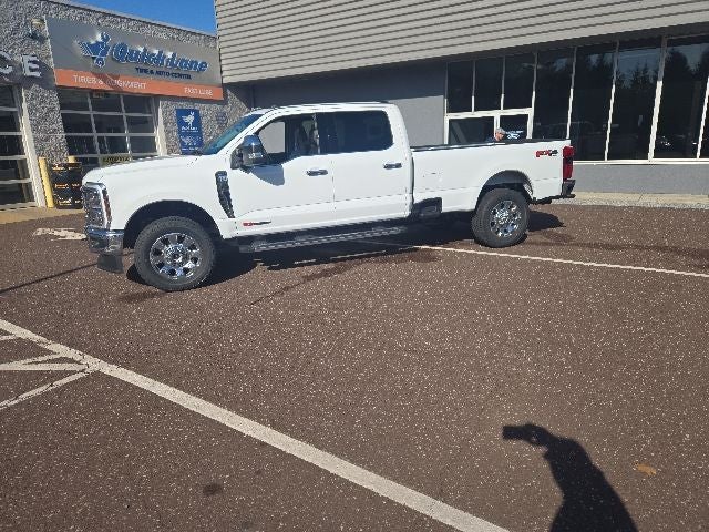 2026 Ford Super Duty F-250 SRW LARIAT 4WD Crew Cab 8' Box