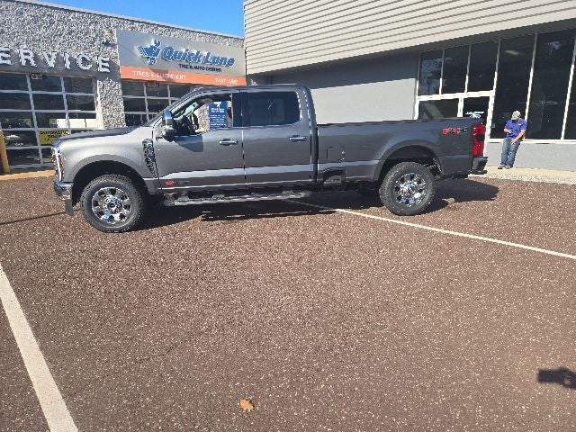 2026 Ford Super Duty F-250 SRW LARIAT 4WD Crew Cab 8' Box