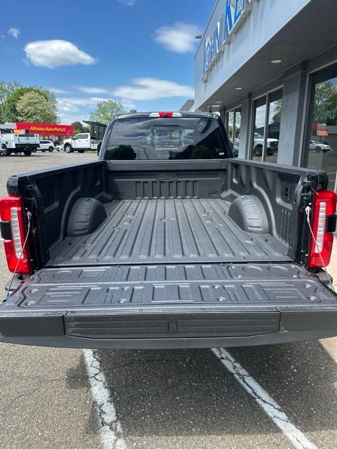 2026 Ford Super Duty F-350 SRW LARIAT 4WD Crew Cab 6.75' Box