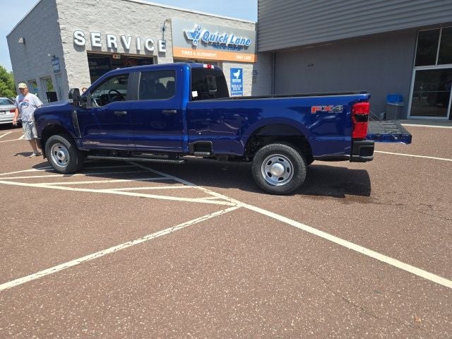2026 Ford Super Duty F-350 SRW XL 4WD Crew Cab 6.75' Box