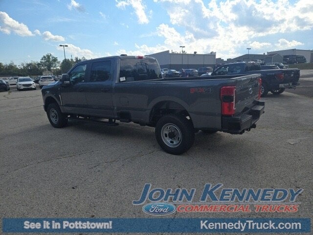 2026 Ford Super Duty F-350 SRW XL 4WD Crew Cab 6.75' Box